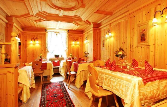 Hotel Corona Krone Selva di Val Gardena Exterior foto