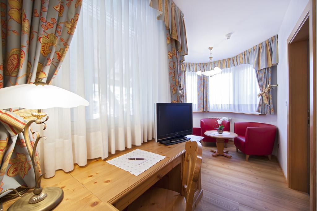 Hotel Corona Krone Selva di Val Gardena Exterior foto